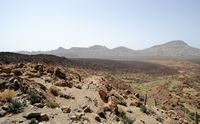 Het Nationaal Park van de Teide in Tenerife. De Tabonal Negro gezien vanaf de Mirador del Negro Tabonal. Klikken om het beeld te vergroten in Adobe Stock (nieuwe tab).