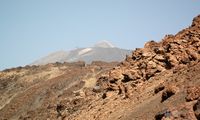 Het Nationaal Park van de Teide in Tenerife. Pico del Teide gezien vanuit Las Minas de San José. Klikken om het beeld te vergroten in Adobe Stock (nieuwe tab).