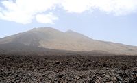 Het Nationaal Park van de Teide in Tenerife. De neusgaten van de Teide gezien van de weg naar Boca Tauce. Klikken om het beeld te vergroten in Adobe Stock (nieuwe tab).