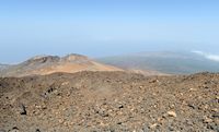 Het Nationaal Park van de Teide in Tenerife. De Pico Viejo gezien vanaf de Pico del Teide. Klikken om het beeld te vergroten.