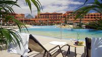 Het dorp Caleta de Fuste in Fuerteventura. Het Hotel Sheraton in Caleta de Fuste (Antigua bureau voor toerisme auteur). Klikken om het beeld te vergroten.