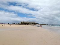 Het dorp Corralejo in Fuerteventura. Het strand van Bajo Negro (auteur Norbert Nagel). Klikken om het beeld te vergroten.