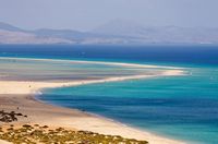 Het dorp Costa Calma in Fuerteventura. Strand Risco del Paso (auteur Dirk Vorderstraße). Klikken om het beeld te vergroten.