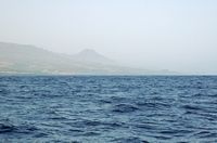 Het dorp Puerto de Santiago in Tenerife. De Calima, zee reis van Los Gigantes klif. Klikken om het beeld te vergroten.
