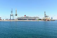 De stad Arrecife in Lanzarote. De commerciële haven. Klikken om het beeld te vergroten.