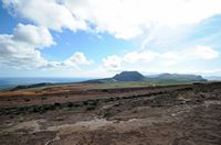 De stad Haría in Lanzarote. De uitzichttoren van de Rio (Mirador del Río). De Risco de las Nieves gezien vanaf de uitzichttoren. Klikken om het beeld te vergroten.