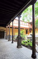 La ville de San Cristóbal de la Laguna à Ténériffe. Patio, casa de Alvarado-Bracamonte. Cliquer pour agrandir l'image.
