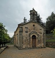 La province de La Canée en Crète. L'église Saint-Nicolas à Kyriokoselia près de Stylos. Cliquer pour agrandir l'image dans Adobe Stock (nouvel onglet).