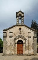 La ville de Vryssès en Crète. L'église Saint-Nicolas à Kyriokoselia près de Stylos. Cliquer pour agrandir l'image dans Adobe Stock (nouvel onglet).
