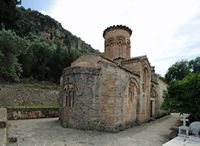 La ville de Vryssès en Crète. L'église Saint-Nicolas à Kyriokoselia près de Stylos. Cliquer pour agrandir l'image dans Adobe Stock (nouvel onglet).