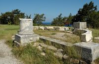Exèdre du site de Camiros à Rhodes. Cliquer pour agrandir l'image.