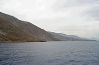 Le village d’Anopolis en Crète. La chapelle Sainte-Croix sur le cap Akra Pounta près de Loutro. Cliquer pour agrandir l'image.