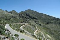 Le village de Patsianos en Crète. La route en lacets de Kallikratis à Patsianos. Cliquer pour agrandir l'image.
