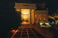 Le village de Périssa à Santorin. L'hôtel Veggera. Cliquer pour agrandir l'image.