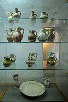 Le village de Vamos en Crète. Poteries au musée ethnographique de Gavalochori. Cliquer pour agrandir l'image.