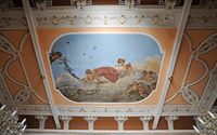 L’Achilleion, le palais de Sissi à Corfou. Le vestibule du premier étage. Cliquer pour agrandir l'image.