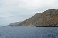 La ville de Sfakia en Crète. La chapelle Sainte-Croix sur le cap Akra Pounta à l'ouest de Chora Sfakion. Cliquer pour agrandir l'image.