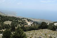 La ville de Sfakia en Crète. L'embouchure des gorges d'Imbros sur la mer de Lybie. Cliquer pour agrandir l'image.