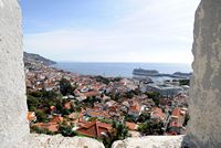Le quartier São Pedro de Funchal à Madère. Vue sur Funchal depuis le Forte do Pico. Cliquer pour agrandir l'image dans Adobe Stock (nouvel onglet).