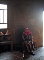 La ville d'Oukaïmeden au Maroc. Cuisine maison berbère, vallée Ourika. Cliquer pour agrandir l'image.
